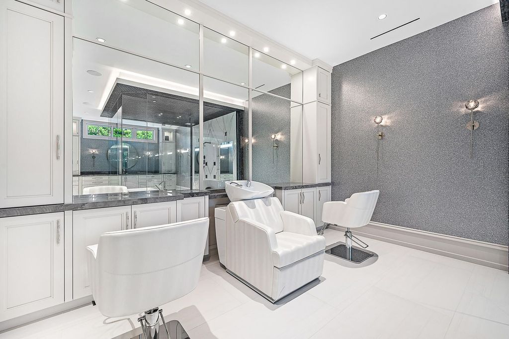 Nestled within the prestigious Admirals Cove community, this Ultimate Trophy Property, originally completed in 2016 and newly remodeled in 2023, offers unparalleled luxury and coastal living.