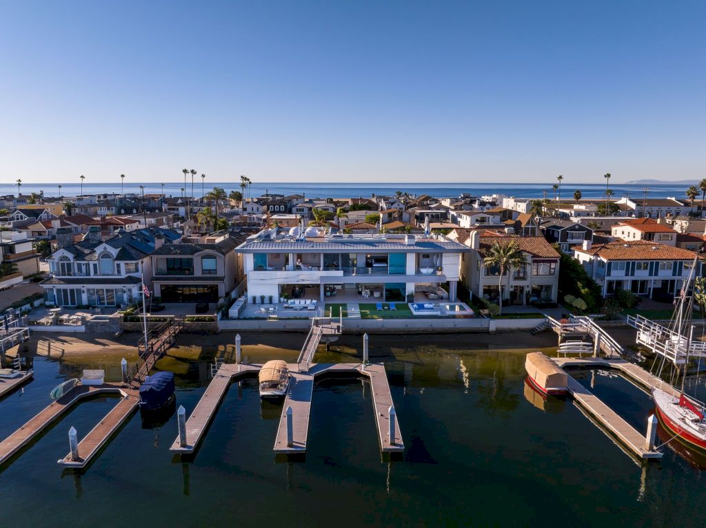 West Bay House Stunning Mansion by McClean Design 1