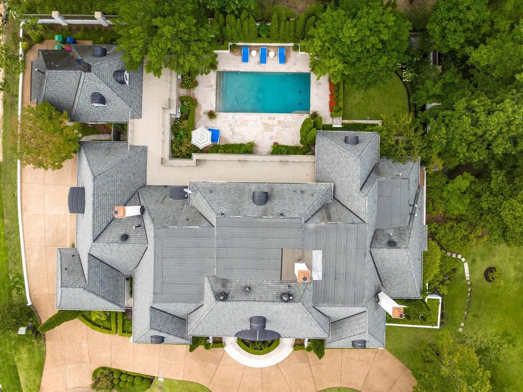 2.495 Million Tennessee Home Luxurious Custom Build with Exceptional Craftsmanship 40