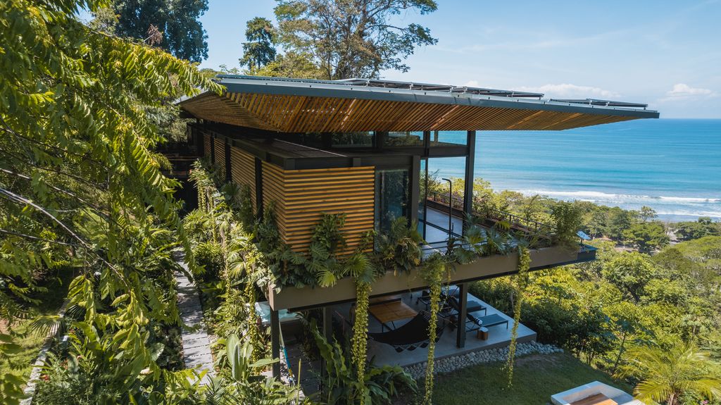 Cascada de Luz Sunlit Sanctuary in Dominical by Studio Saxe 2