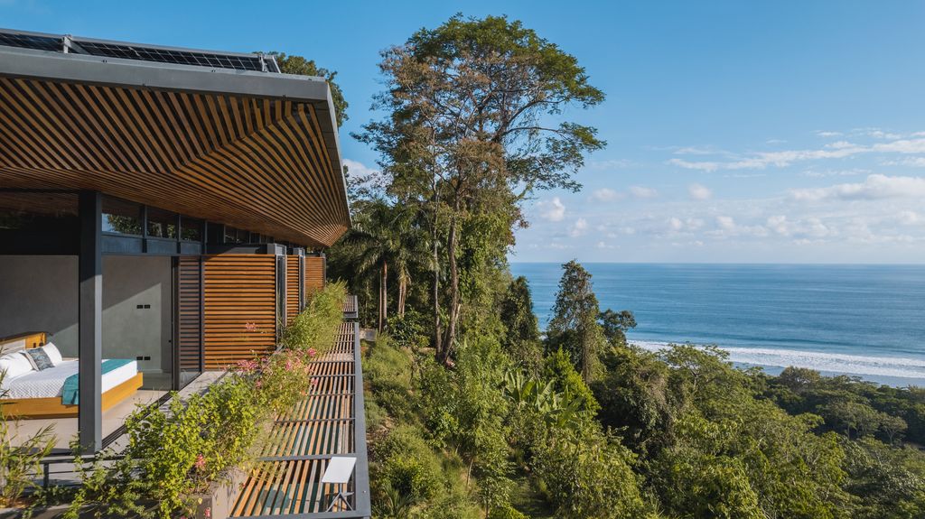 Cascada de Luz, Sunlit Sanctuary in Dominical by Studio Saxe