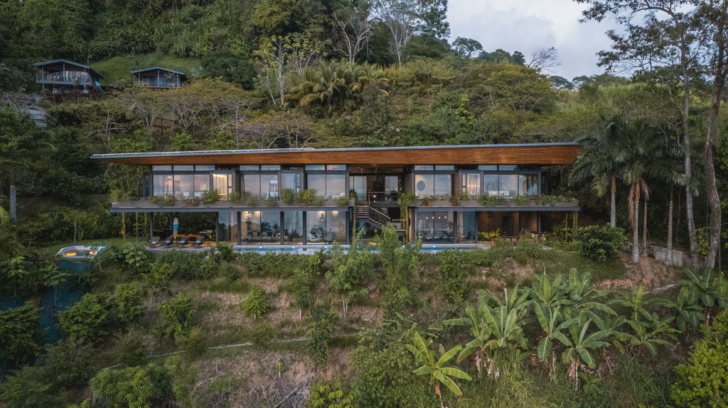 Cascada de Luz Sunlit Sanctuary in Dominical by Studio Saxe 6