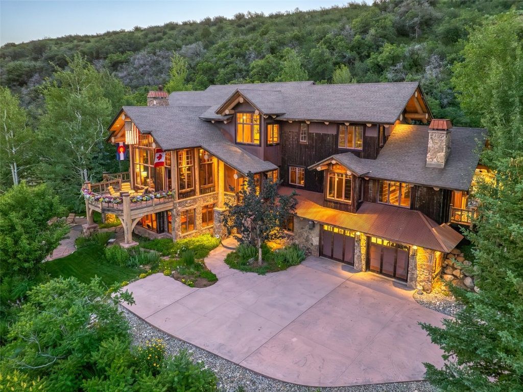 Charming Custom Home in Steamboat Springs Rustic Luxury Minutes from World Class Skiing Listed for 6995000 2