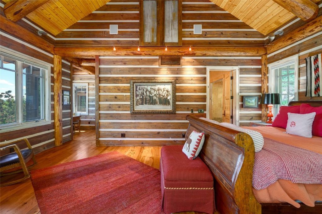 Charming Custom Home in Steamboat Springs Rustic Luxury Minutes from World Class Skiing Listed for 6995000 25