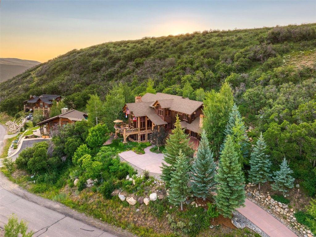 Charming Custom Home in Steamboat Springs Rustic Luxury Minutes from World Class Skiing Listed for 6995000 44