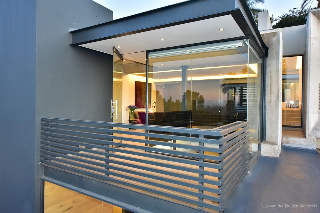 Concrete House a marvel by Nico van der Meulen Architects 4