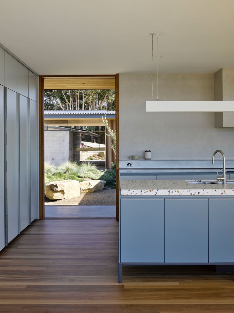 Coolamon House Blend of Nature and Design by DFJ Architects 14