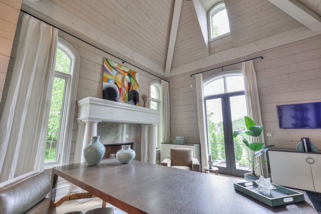 Elegant Tennessee Estate with Inviting Ambiance Asking 5.75 Million 19