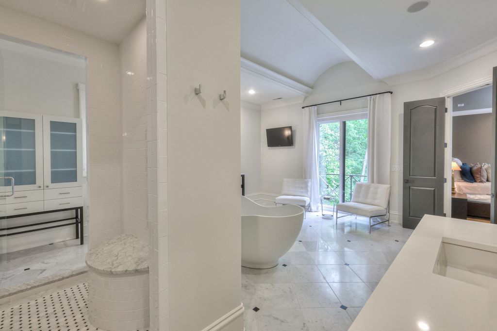 Elegant Tennessee Estate with Inviting Ambiance Asking 5.75 Million 25