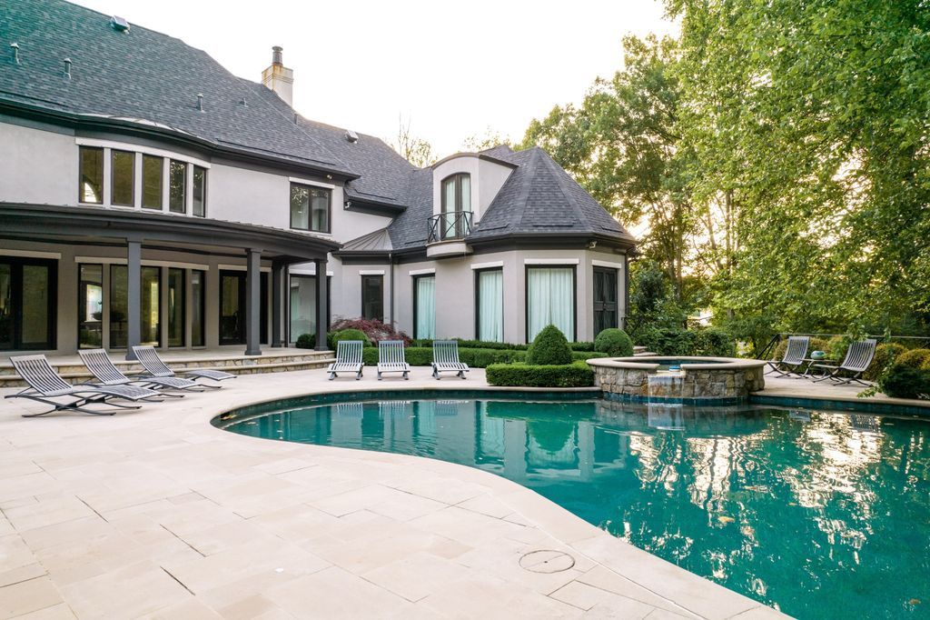 Elegant Tennessee Estate with Inviting Ambiance Asking 5.75 Million 4