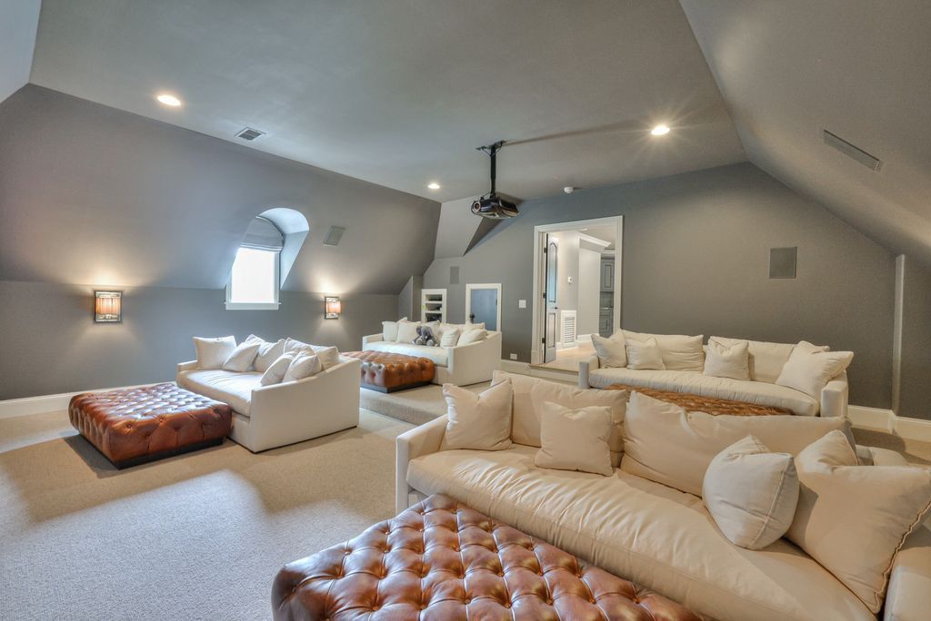 Elegant Tennessee Estate with Inviting Ambiance Asking 5.75 Million 40