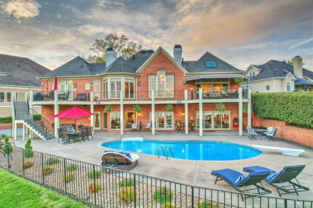 Entertainers Paradise Serene Cul de sac Home on Old Hickory Lake Tennessee Asking 2.1 Million 1