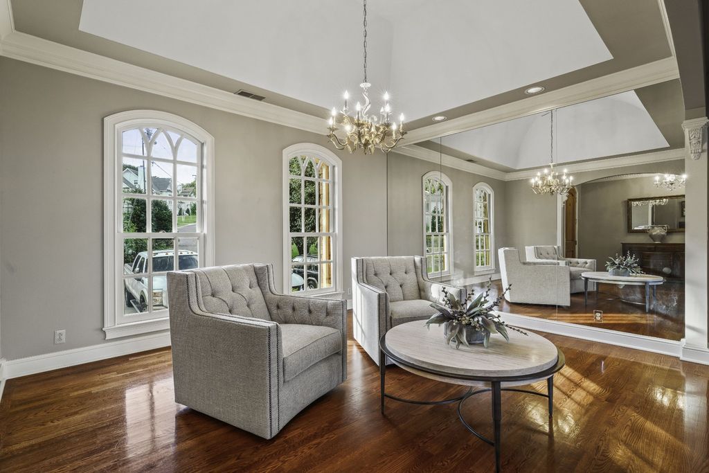 Entertainers Paradise Serene Cul de sac Home on Old Hickory Lake Tennessee Asking 2.1 Million 13