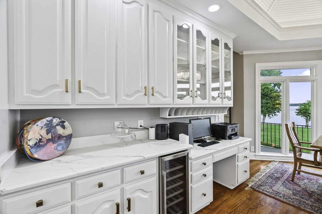 Entertainers Paradise Serene Cul de sac Home on Old Hickory Lake Tennessee Asking 2.1 Million 19