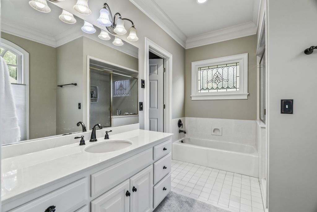 Entertainers Paradise Serene Cul de sac Home on Old Hickory Lake Tennessee Asking 2.1 Million 33