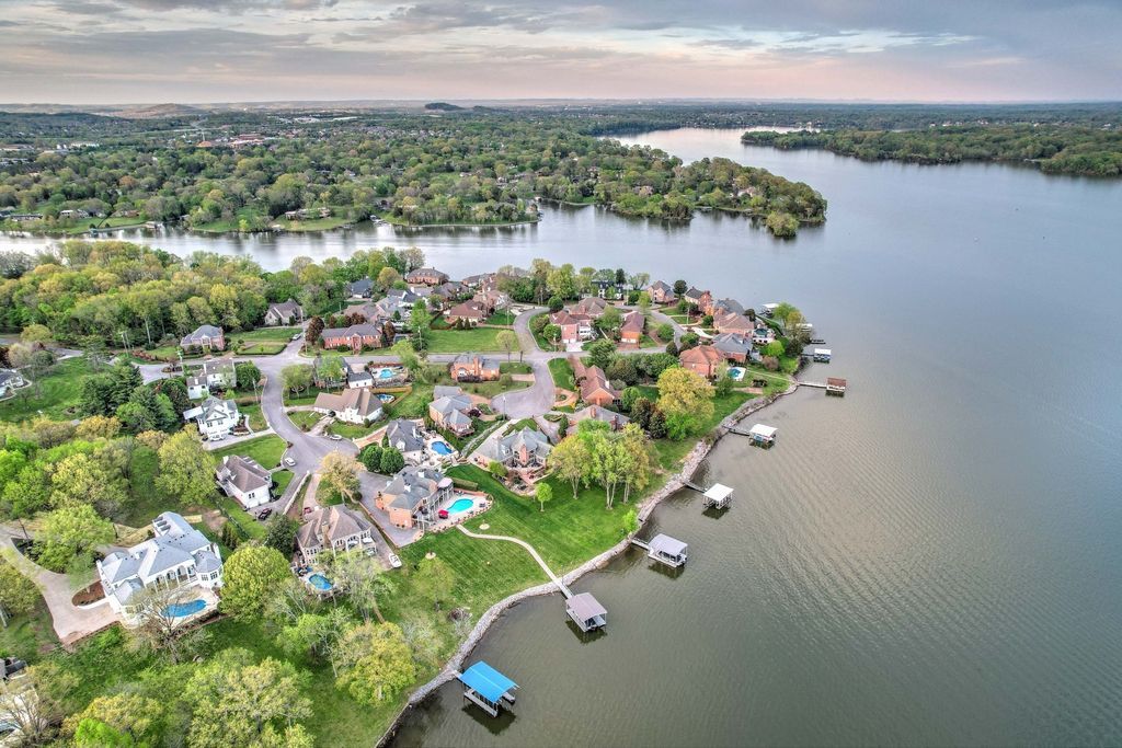 Entertainers Paradise Serene Cul de sac Home on Old Hickory Lake Tennessee Asking 2.1 Million 8