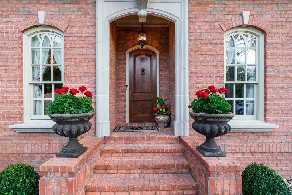 Entertainers Paradise Serene Cul de sac Home on Old Hickory Lake Tennessee Asking 2.1 Million 9