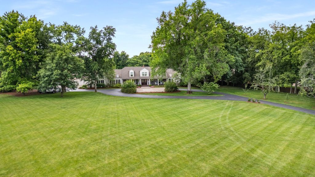 Equestrian Dream Estate in Tennessee Asking 6995000 3 1