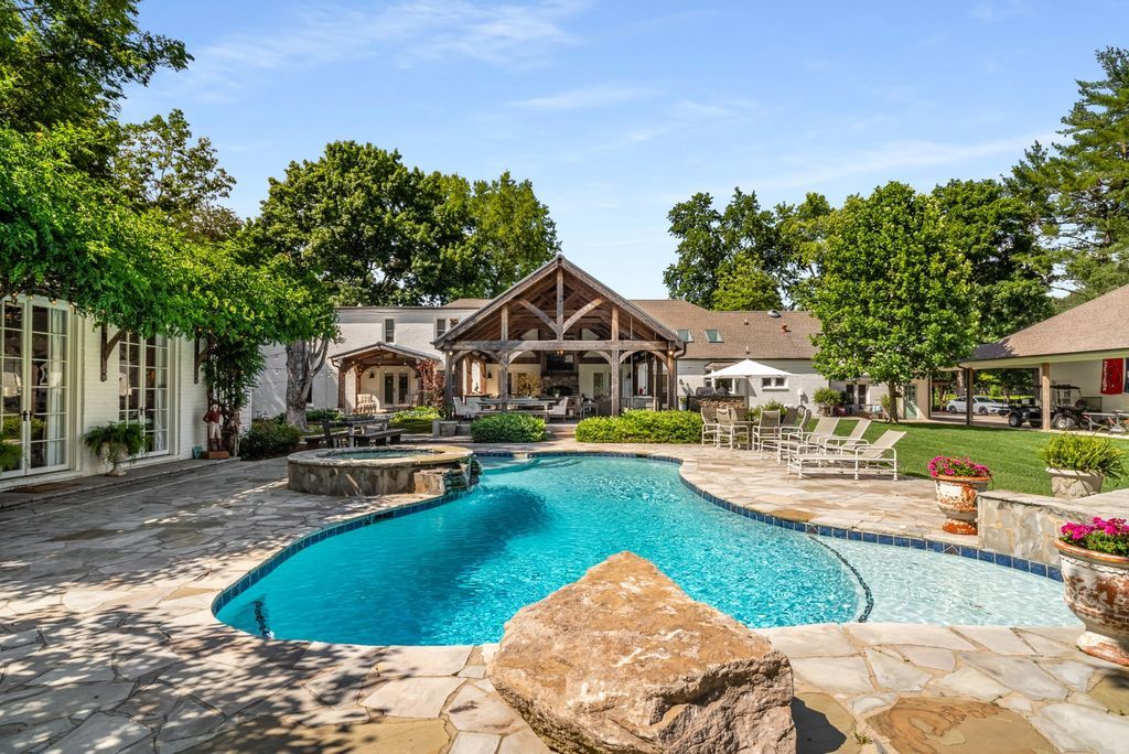 Equestrian Dream Estate in Tennessee Asking 6995000 41 1