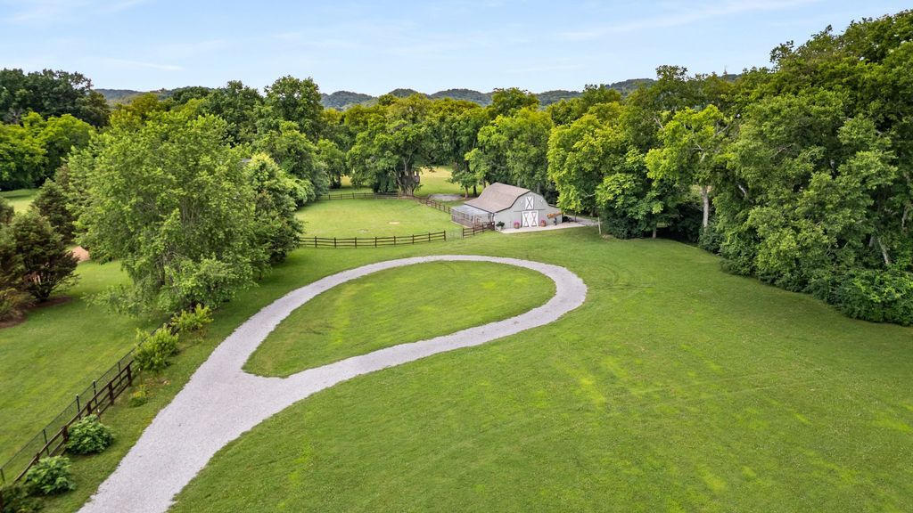 Equestrian Dream Estate in Tennessee Asking 6995000 55 1