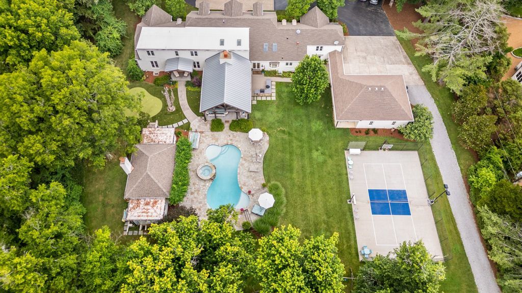 Equestrian Dream Estate in Tennessee Asking 6995000 61 1