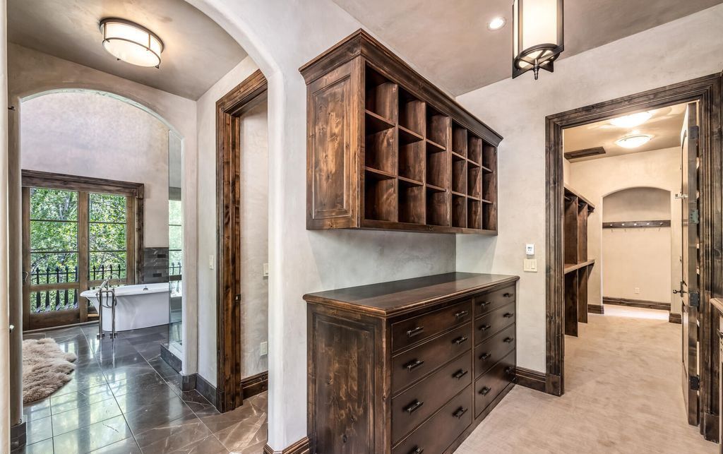 Experience Magic Magnificent Estate with Spectacular Sawatch Range Views in Colorado Listed at 10995000 42