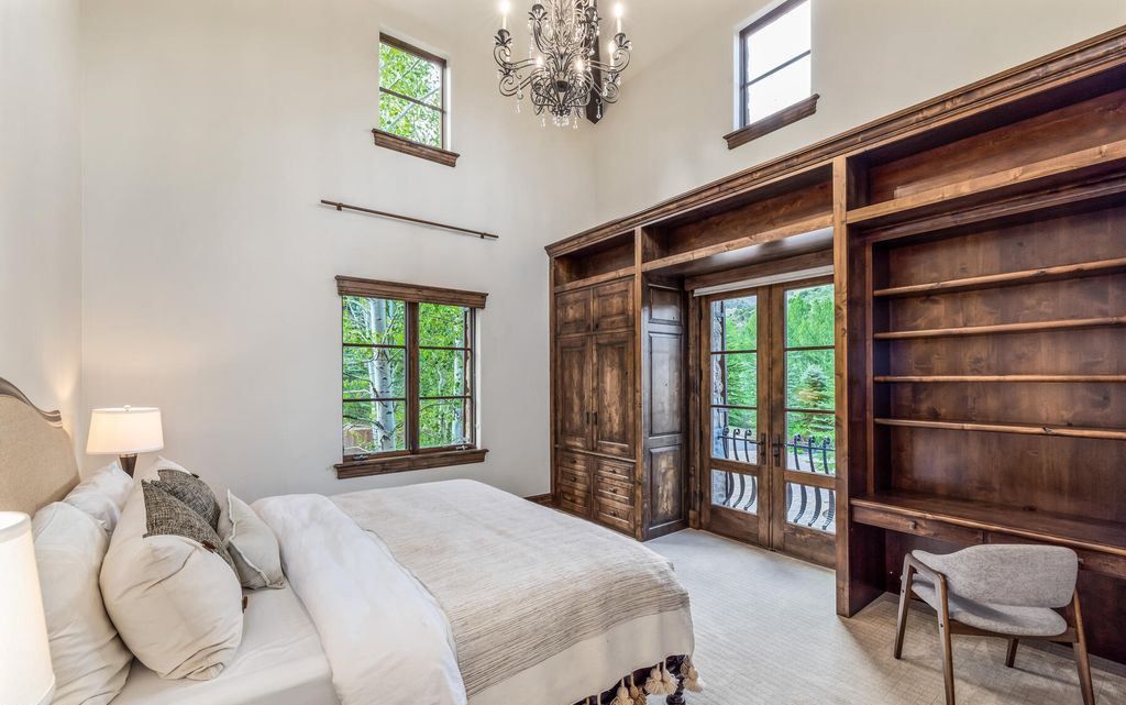 Experience Magic Magnificent Estate with Spectacular Sawatch Range Views in Colorado Listed at 10995000 54