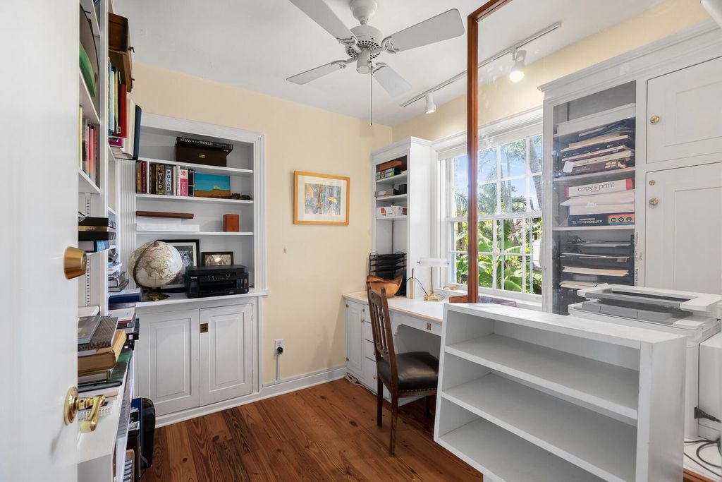 Discover luxury in the Florida Keys with this historic 5-bedroom, 5.5-bathroom home, situated at 400 South St, Key West, FL 33040. Adjacent to the iconic Southernmost Point buoy, this 4,008 square feet residence blends historic charm with modern amenities.