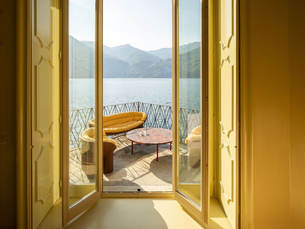 House on Lake Como elegance estate by J. Mayer H 12