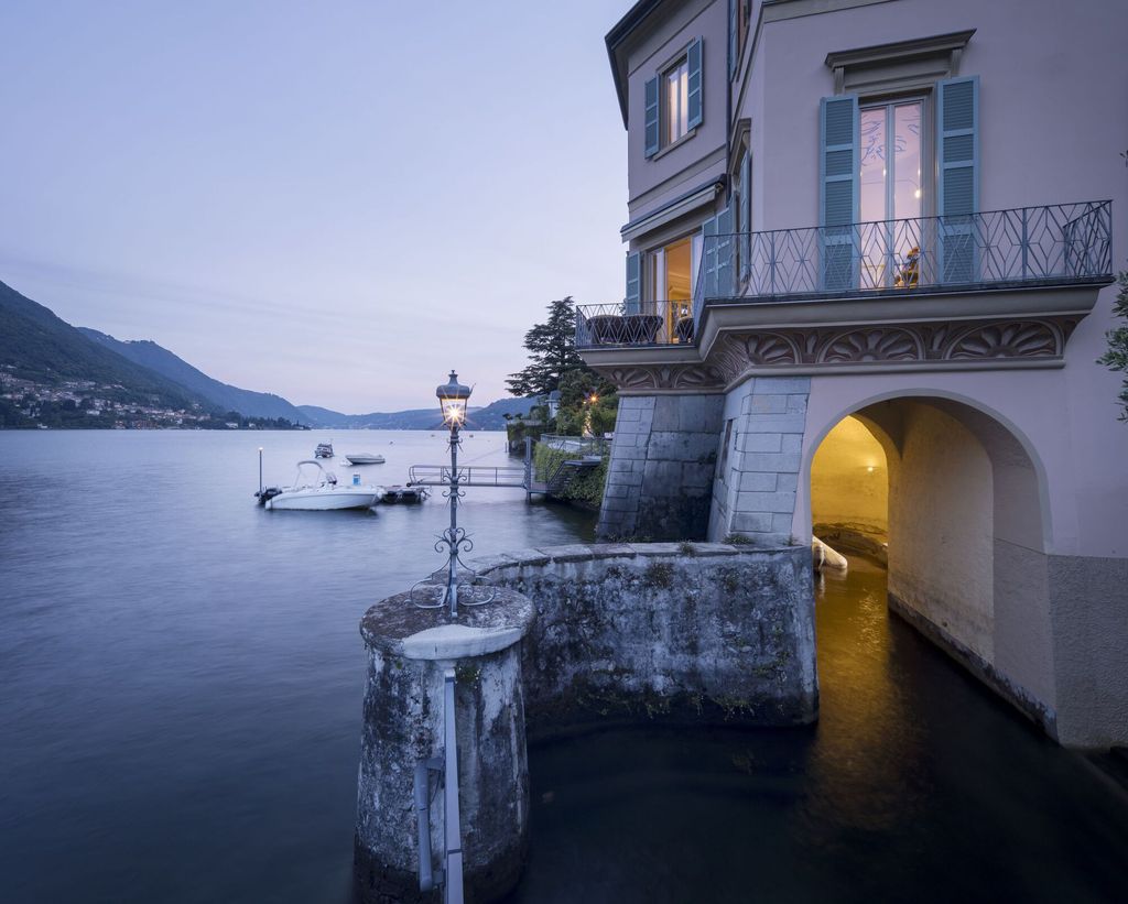 House on Lake Como elegance estate by J. Mayer H 13
