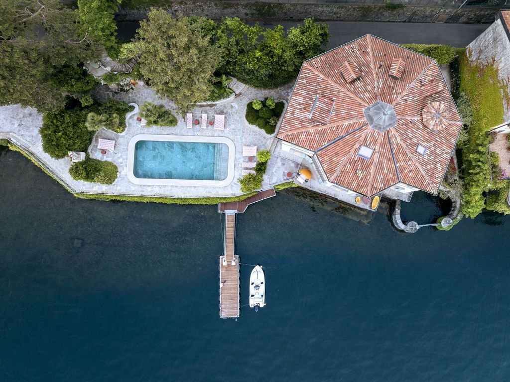 House on Lake Como elegance estate by J. Mayer H 2