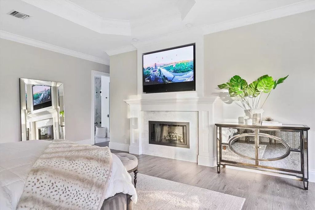 Welcome to this luxurious estate in the prestigious Aero Club. Featuring 7 bedrooms, 8 1/2 bathrooms, and 3 1/2 kitchens, this home is designed for ultimate comfort.