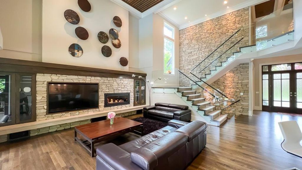 Luxurious Estate Mansion in Canada A Masterpiece of Top Quality Materials and Workmanship Available for C9988000 11