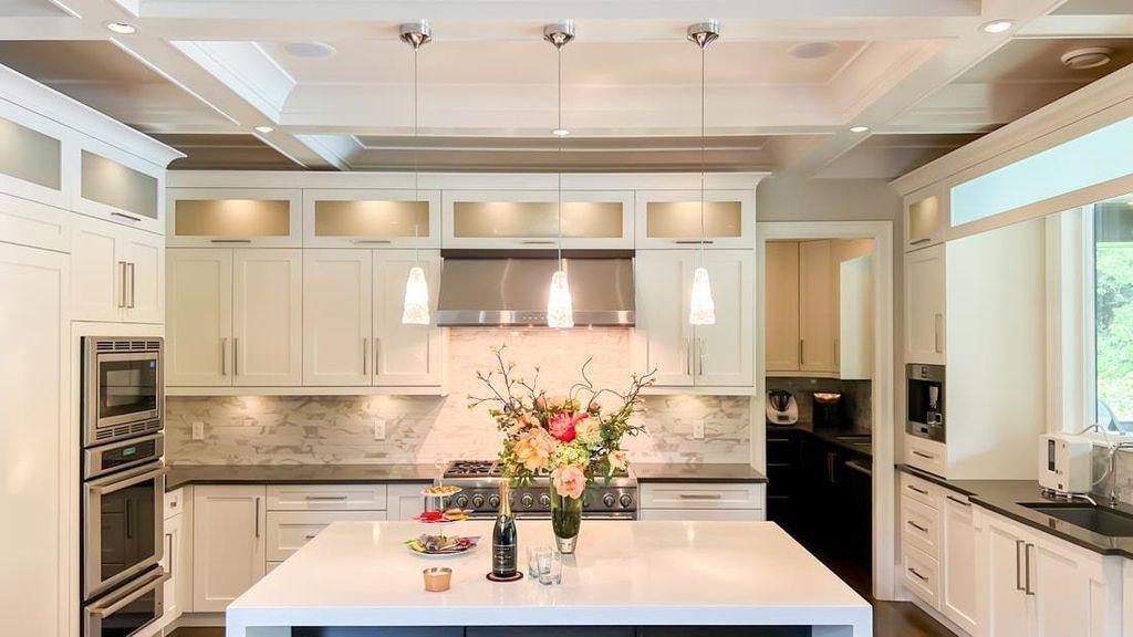 Luxurious Estate Mansion in Canada A Masterpiece of Top Quality Materials and Workmanship Available for C9988000 14