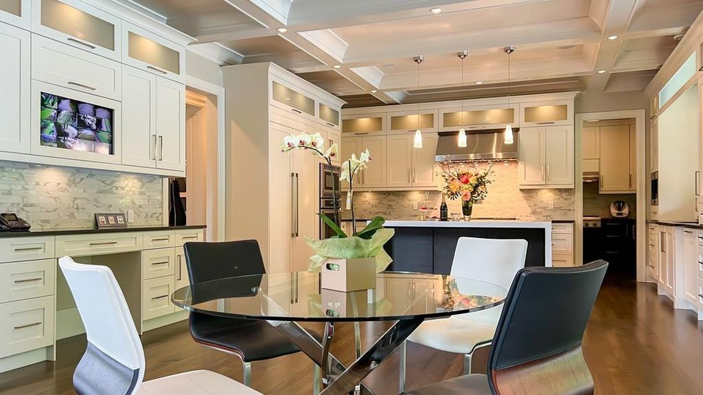 Luxurious Estate Mansion in Canada A Masterpiece of Top Quality Materials and Workmanship Available for C9988000 15