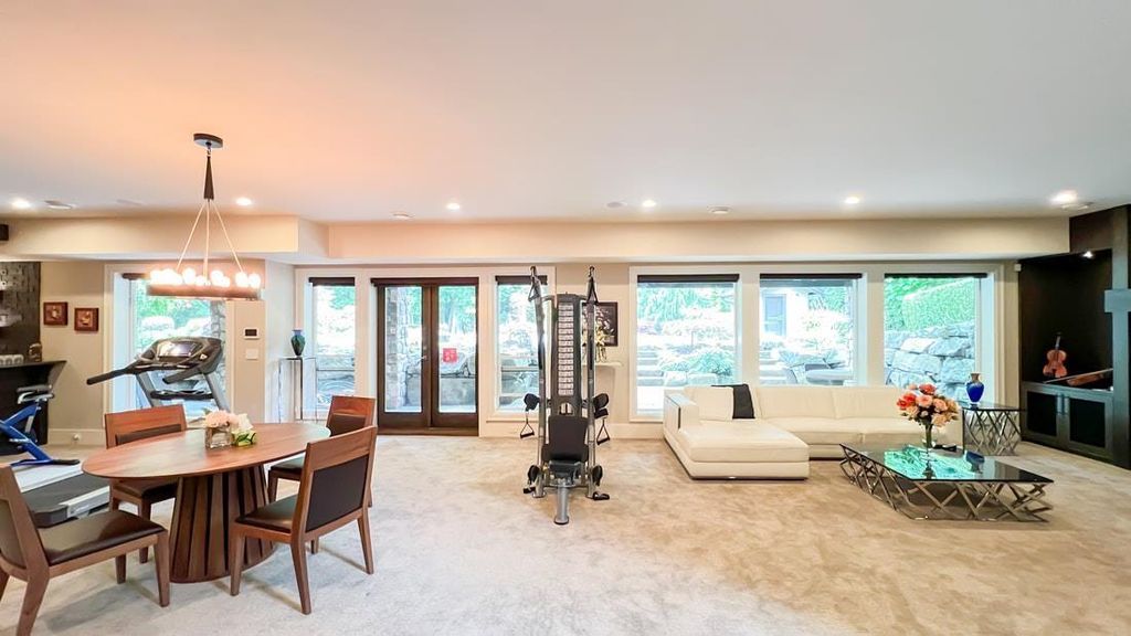 Luxurious Estate Mansion in Canada A Masterpiece of Top Quality Materials and Workmanship Available for C9988000 23