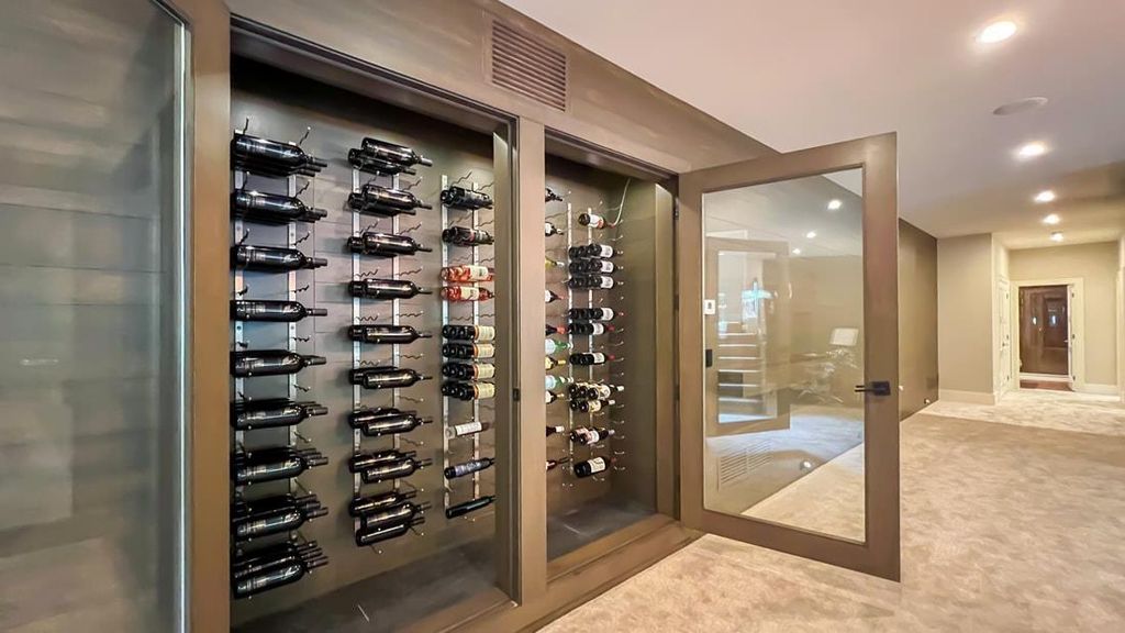 Luxurious Estate Mansion in Canada A Masterpiece of Top Quality Materials and Workmanship Available for C9988000 27