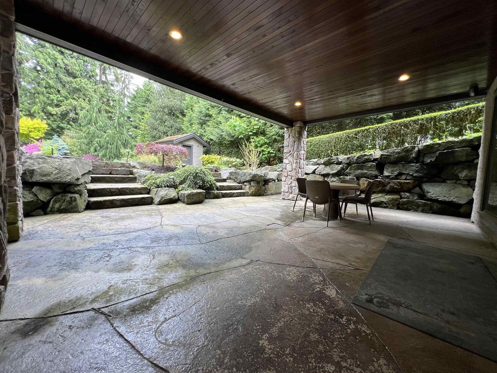 Luxurious Estate Mansion in Canada A Masterpiece of Top Quality Materials and Workmanship Available for C9988000 31