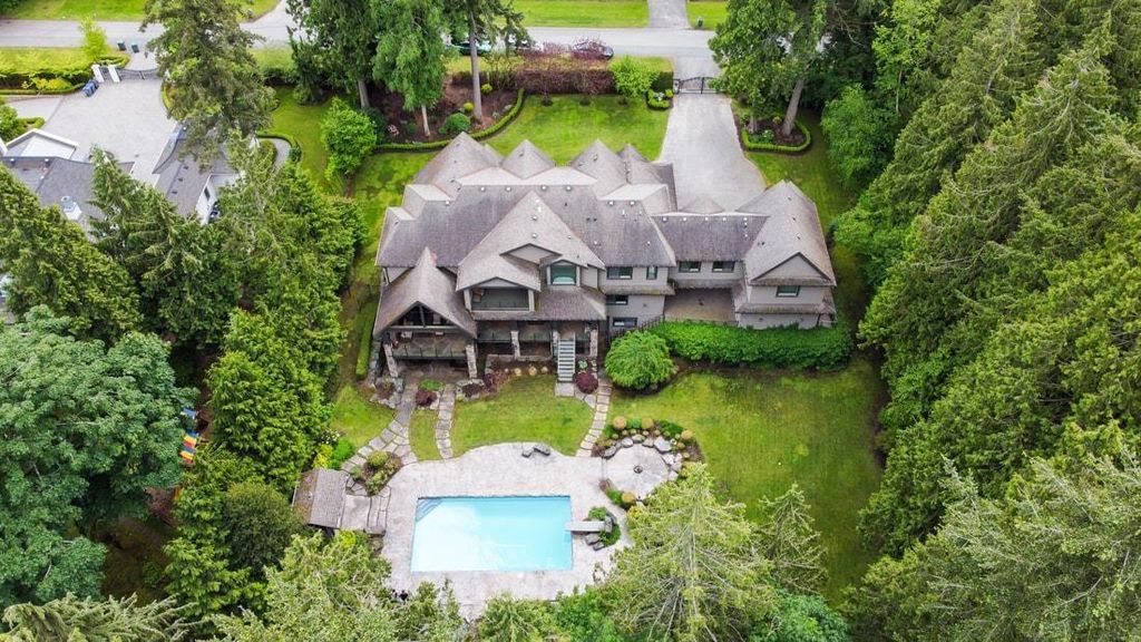 Luxurious Estate Mansion in Canada A Masterpiece of Top Quality Materials and Workmanship Available for C9988000 7