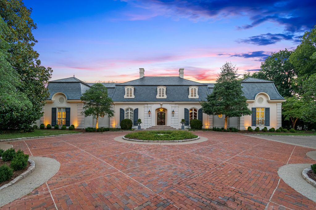 Luxurious and Private French Manor in Tennessee for 4995000 1