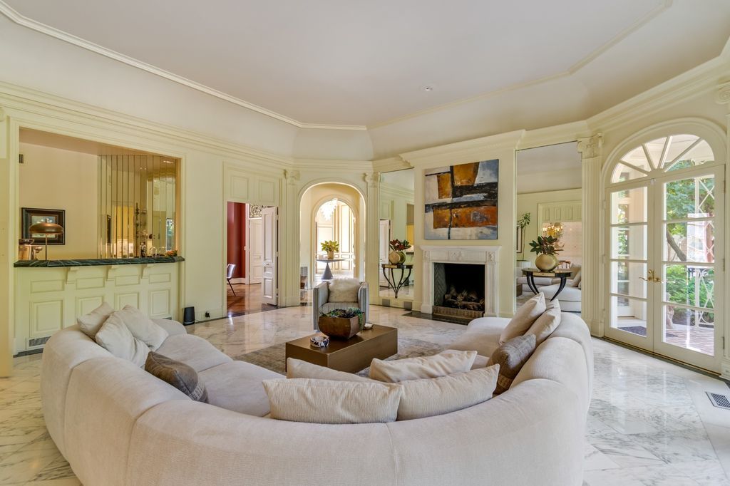 Luxurious and Private French Manor in Tennessee for 4995000 11