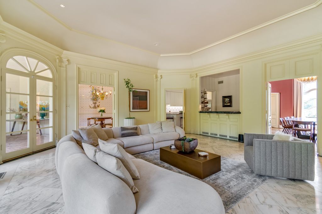 Luxurious and Private French Manor in Tennessee for 4995000 13