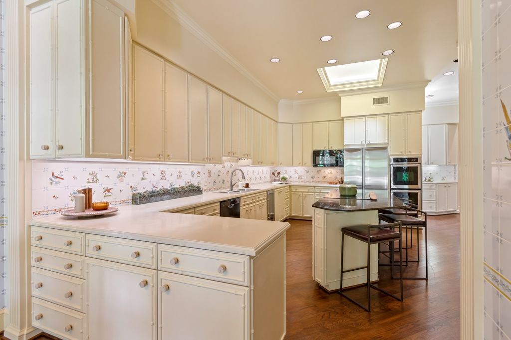 Luxurious and Private French Manor in Tennessee for 4995000 23
