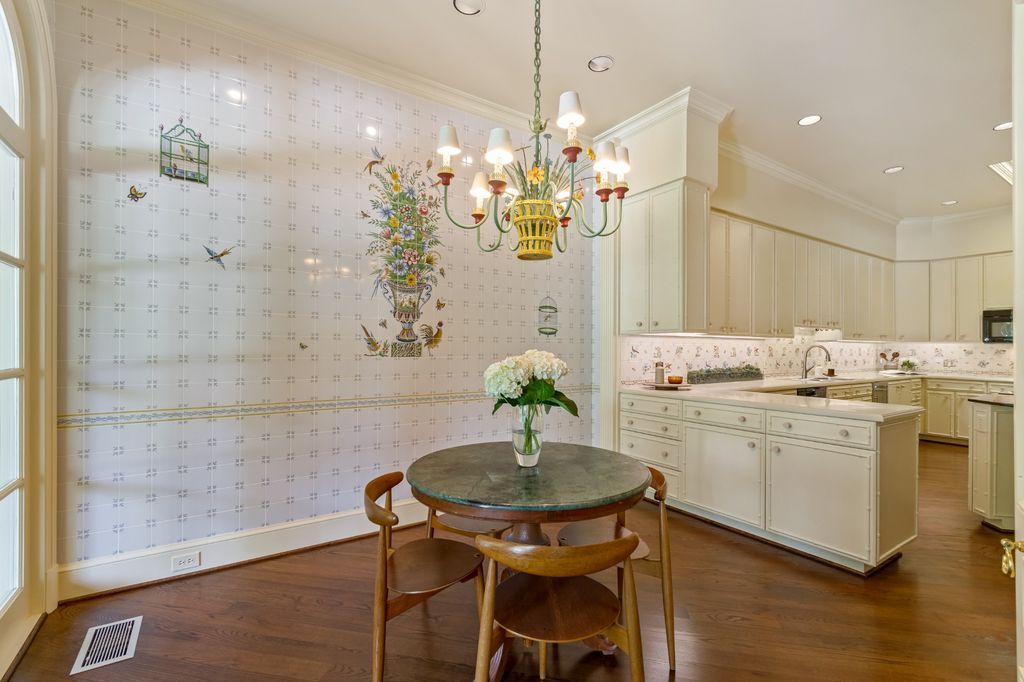 Luxurious and Private French Manor in Tennessee for 4995000 26