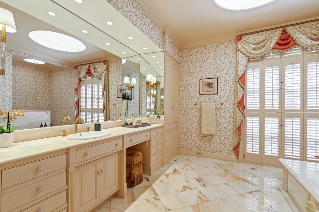 Luxurious and Private French Manor in Tennessee for 4995000 33