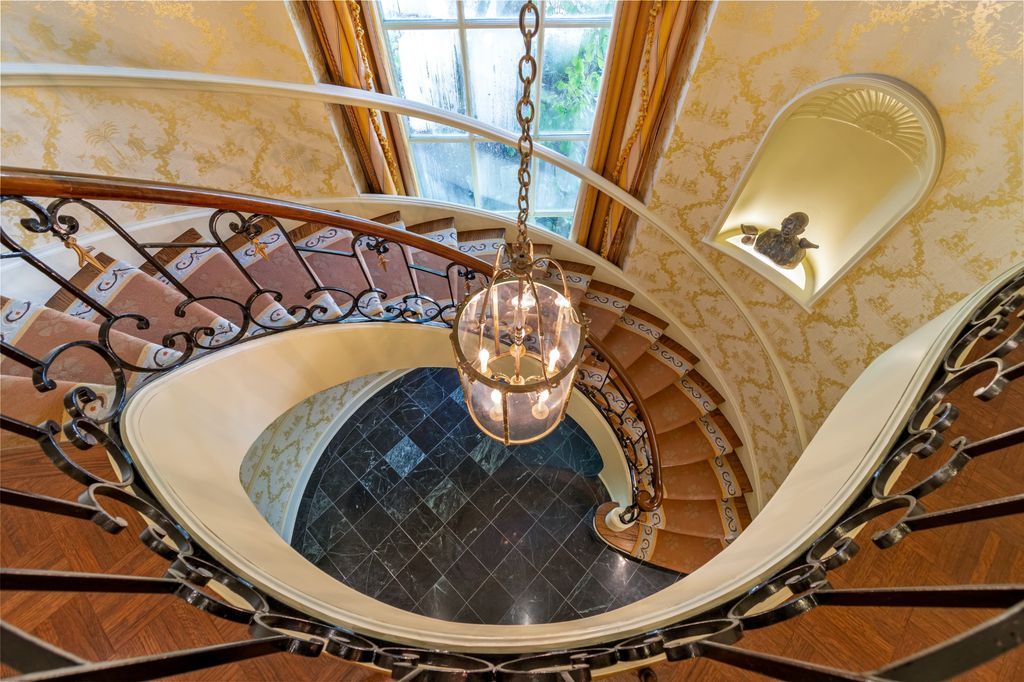Luxurious and Private French Manor in Tennessee for 4995000 34