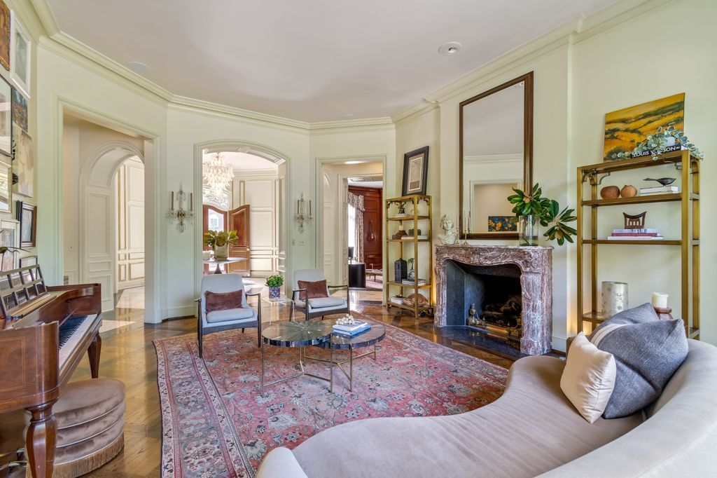 Luxurious and Private French Manor in Tennessee for 4995000 6