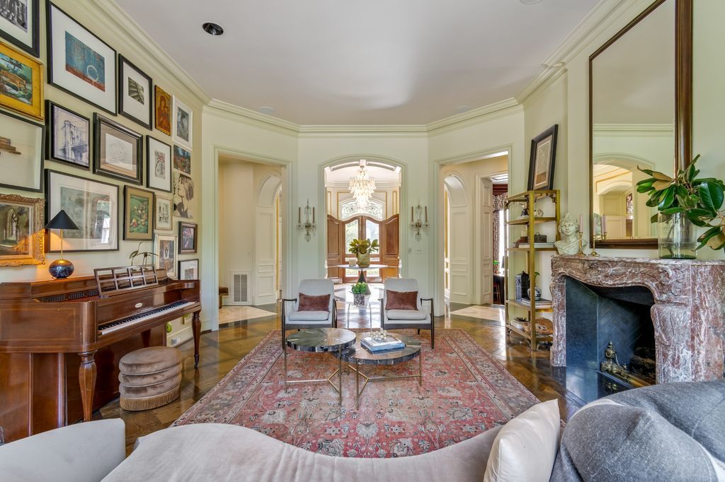 Luxurious and Private French Manor in Tennessee for 4995000 7