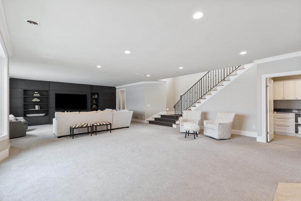 Luxury Living with Stunning Views 7 Million Resort Like Residence in Minnesota 56