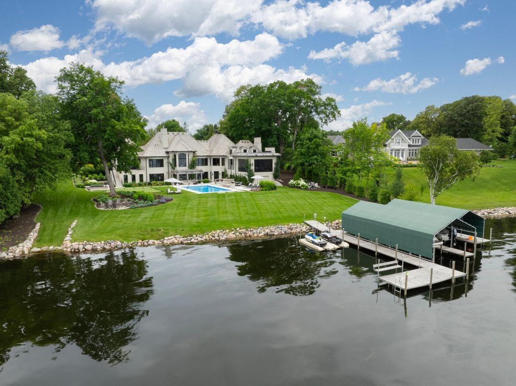 Luxury Living with Stunning Views 7 Million Resort Like Residence in Minnesota 66